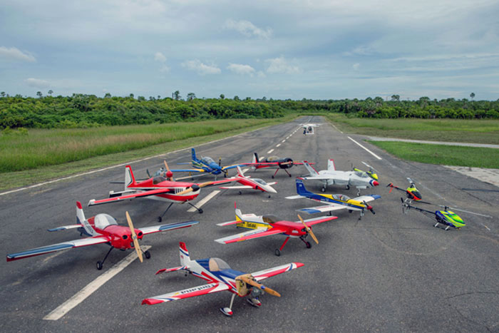 Aeromodelos na pista de pouso Foto: Reinaldo Jorge